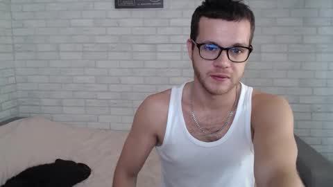 Snapshot of electric_smile chatting on 09.24.25 Alex online show from 09.24.25