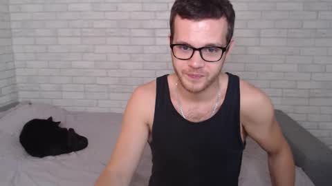 Snapshot of electric_smile chatting on 09.25.25 Alex online show from 09.25.25