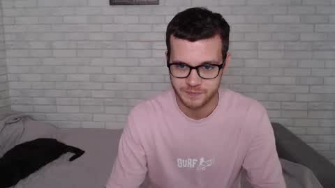 Snapshot of electric_smile chatting on 09.27.25 Alex online show from 09.27.25