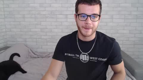 Snapshot of electric_smile chatting on 09.30.25 Alex online show from 09.30.25