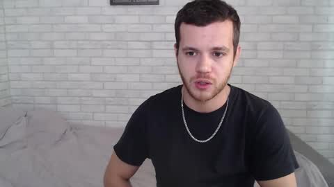 Snapshot of electric_smile chatting on 10.01.25 Alex online show from 10.01.25