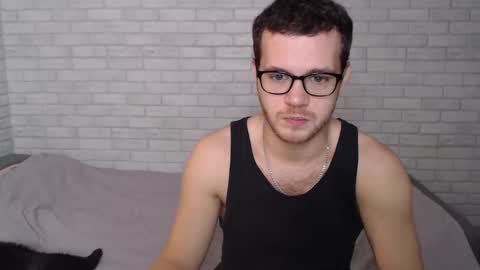 Snapshot of electric_smile chatting on 10.11.25 Alex online show from 10.11.25