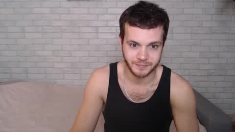 Snapshot of electric_smile chatting on 10.19.25 Alex online show from 10.19.25