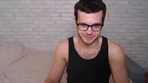 Snapshot of electric_smile chatting on 10.20.25 Alex online show from 10.20.25