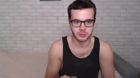 Snapshot of electric_smile chatting on 10.21.25 Alex online show from 10.21.25