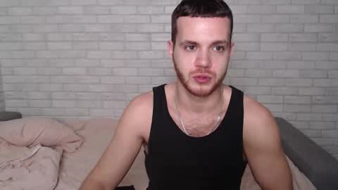 Snapshot of electric_smile chatting on 11.01.25 Alex online show from 11.01.25