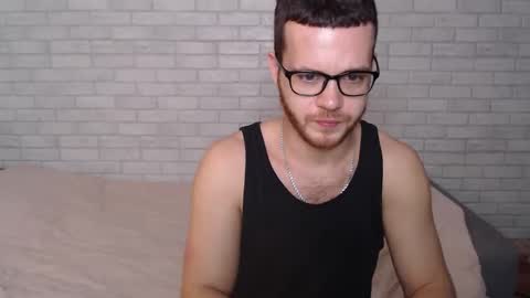 Snapshot of electric_smile chatting on 11.05.25 Alex online show from 11.05.25