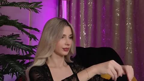 Eleine online show from 10.14.25