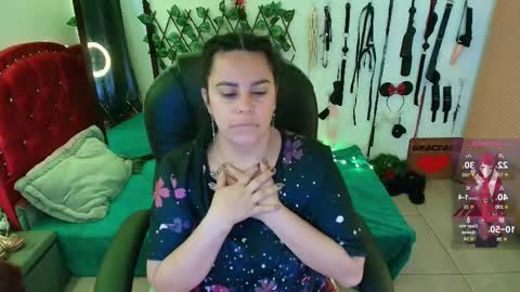 Snapshot of elektra_32 chatting on 09.23.25 elektra online show from 09.23.25