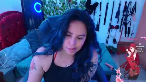 Snapshot of elektra_32 chatting on 10.10.25 elektra online show from 10.10.25