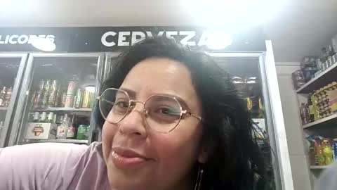 Snapshot of elektra_32 chatting on 10.12.25 elektra online show from 10.12.25