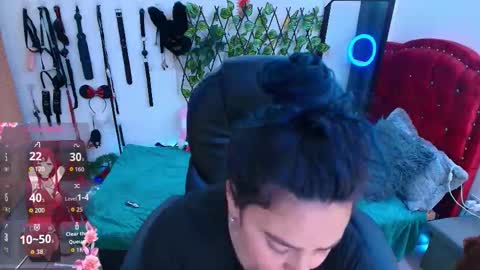 Snapshot of elektra_32 chatting on 10.15.25 elektra online show from 10.15.25