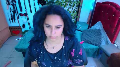 Snapshot of elektra_32 chatting on 10.19.25 elektra online show from 10.19.25