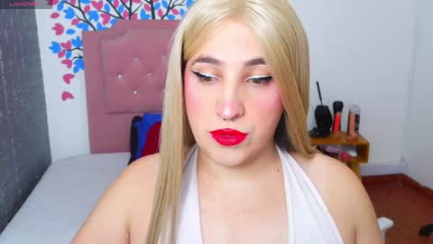 Snapshot of elektra_doll chatting on 06.07.26 elektra_doll online show from 06.07.26