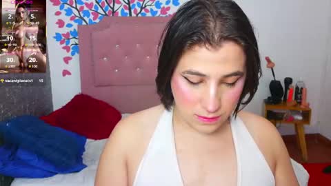 Snapshot of elektra_doll chatting on 06.16.26 elektra_doll online show from 06.16.26