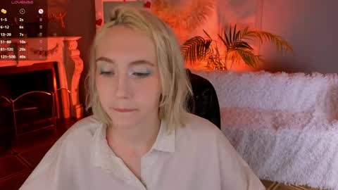 Snapshot of elen__moore chatting on 04.30.26 Elen online show from 04.30.26