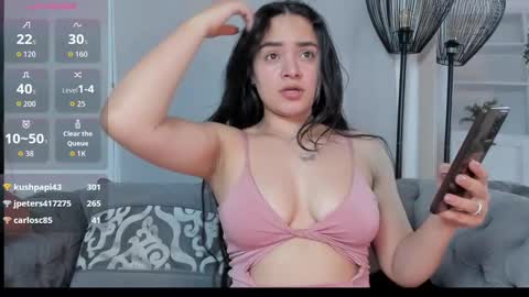 Snapshot of elen_cr chatting on 09.29.25 Elen CR online show from 09.29.25