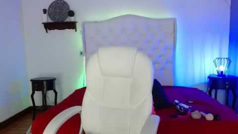 Elena online show from 12.19.24