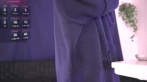 elena_li online show from 12.14.25