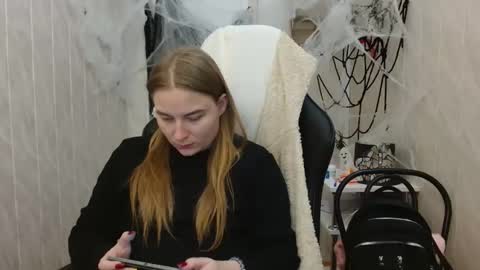 Elena online show from 10.28.25