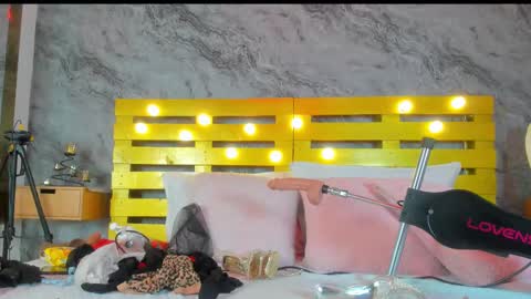 Elena online show from 02.14.25