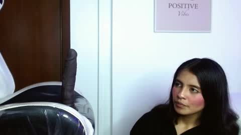 Snapshot of elenaa_salvatore chatting on 02.17.25 Elena online show from 02.17.25