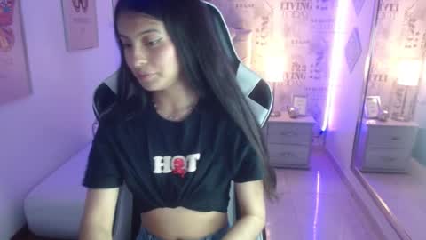 Snapshot of elenaa_salvatore chatting on 02.27.25 Elena online show from 02.27.25