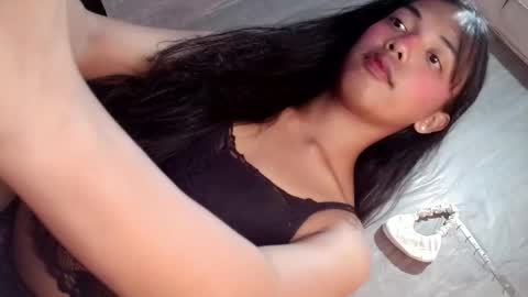 Snapshot of elenacum chatting on 09.22.25 elenacum online show from 09.22.25