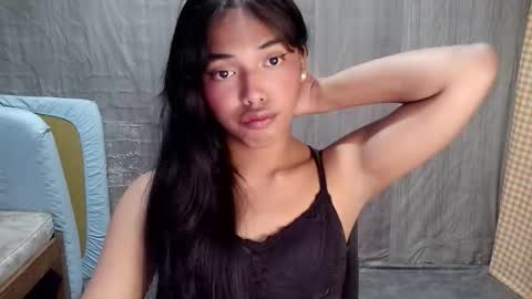 Snapshot of elenacum chatting on 10.07.25 elenacum online show from 10.07.25