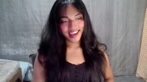 Snapshot of elenacum chatting on 10.12.25 elenacum online show from 10.12.25