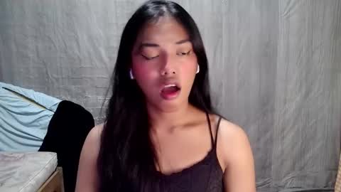 Snapshot of elenacum chatting on 10.16.25 elenacum online show from 10.16.25