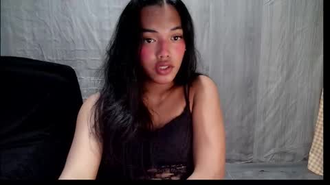 Snapshot of elenacum chatting on 10.27.25 elenacum online show from 10.27.25