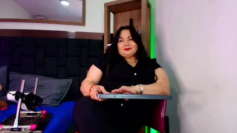 elenna_boobs_ online show from 05.13.26