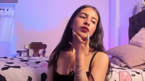 Snapshot of elenna_salvatoree chatting on 10.27.25 Elena  online show from 10.27.25
