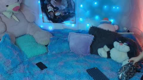 miu  online show from 10.12.25