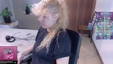 Snapshot of eli666uwu chatting on 09.24.25 eli666uwu online show from 09.24.25