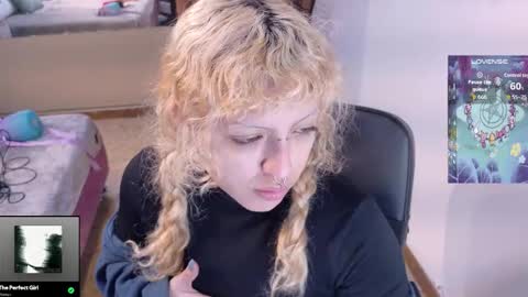 Snapshot of eli666uwu chatting on 10.09.25 eli666uwu online show from 10.09.25