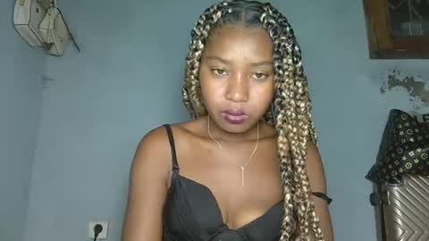 elia011 online show from 01.17.25