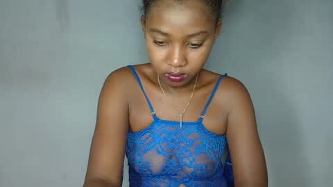 elia011 online show from 02.04.25