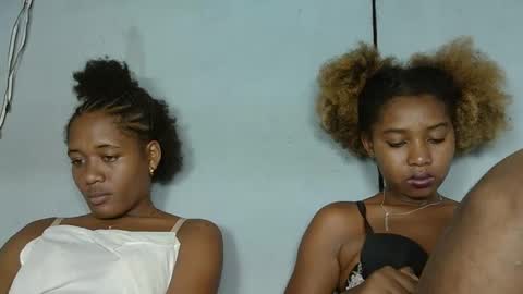 elia011 online show from 02.08.25