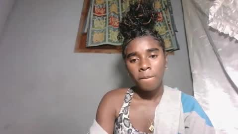 elia011 online show from 11.10.25