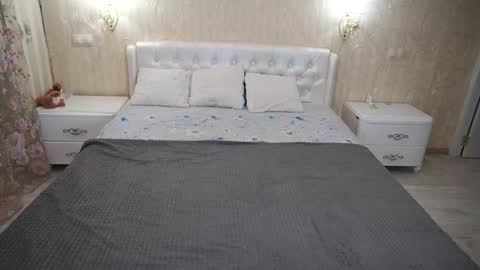 Snapshot of eliarose chatting on 10.20.25 Luna online show from 10.20.25