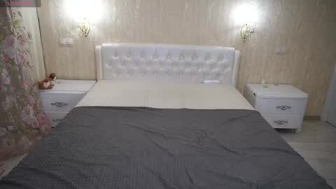 Snapshot of eliarose chatting on 10.27.25 Luna online show from 10.27.25