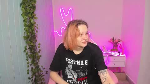 elieiza_xo online show from 10.21.25