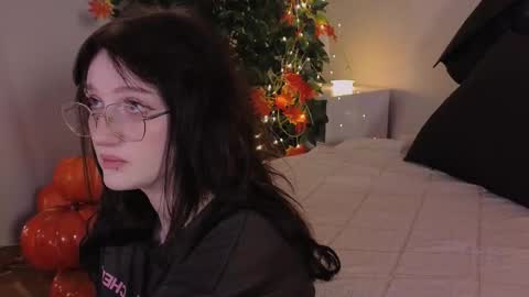 Ellie online show from 11.04.25