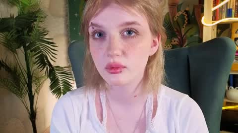 Ellie online show from 04.10.26