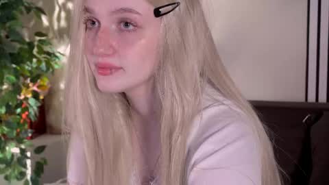 Ellie online show from 04.17.26