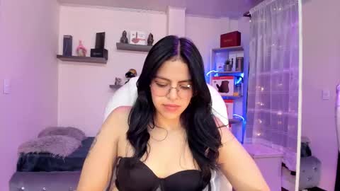 Eliie online show from 02.10.25