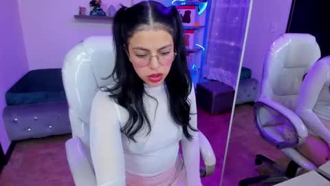 Eliie online show from 02.25.25