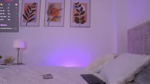 E L I I Z A B E T H   online show from 09.13.25